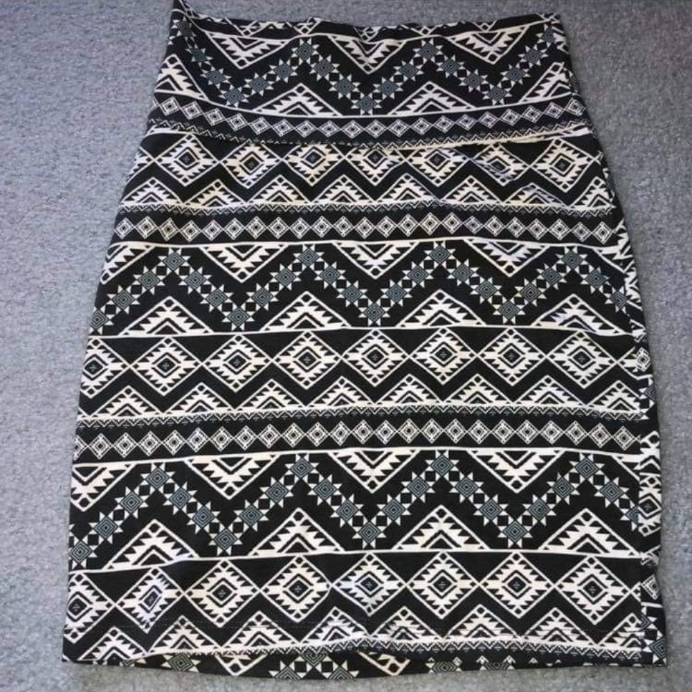 Charlotte Russe abstract print pencil skirt